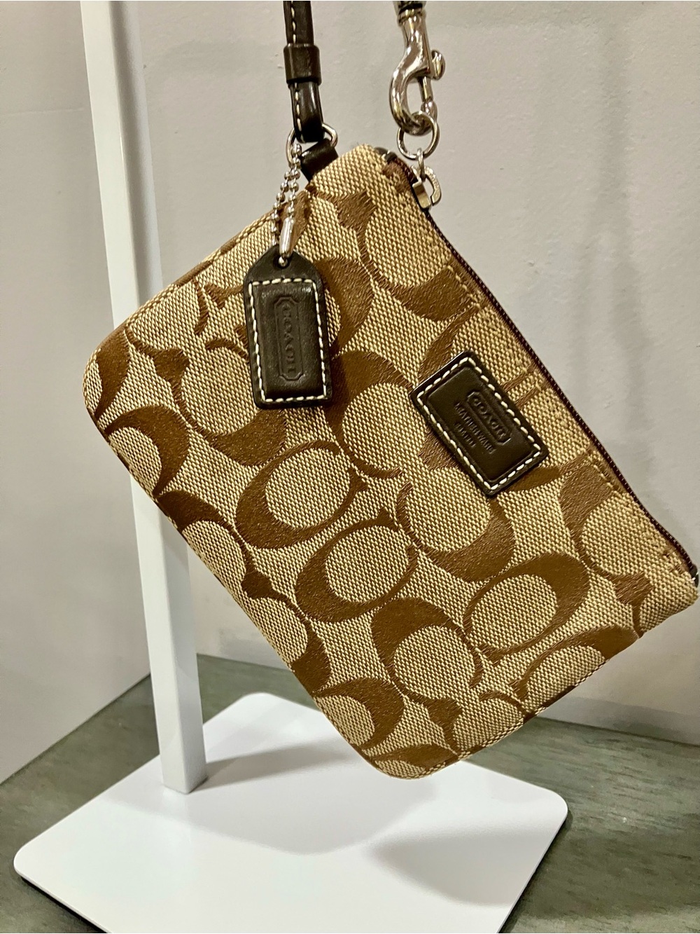Coach Signature Canvas Wristlet - Tan/Brown